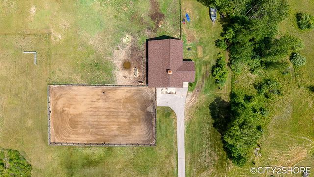 604 28th Avenue, Jamestown Twp, MI 49426