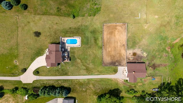 604 28th Avenue, Jamestown Twp, MI 49426