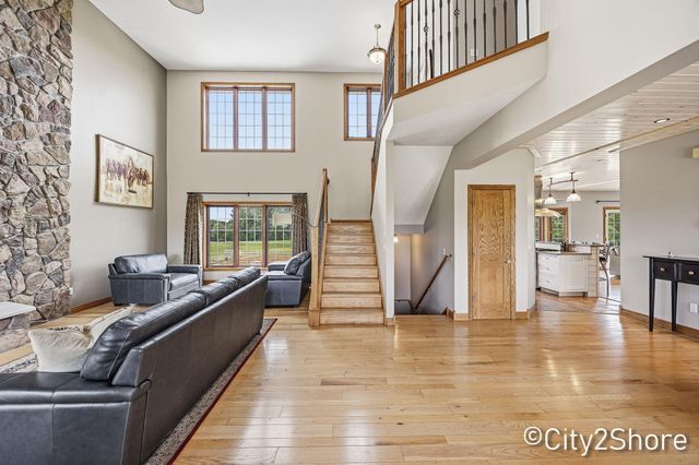 604 28th Avenue, Jamestown Twp, MI 49426