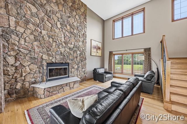 604 28th Avenue, Jamestown Twp, MI 49426