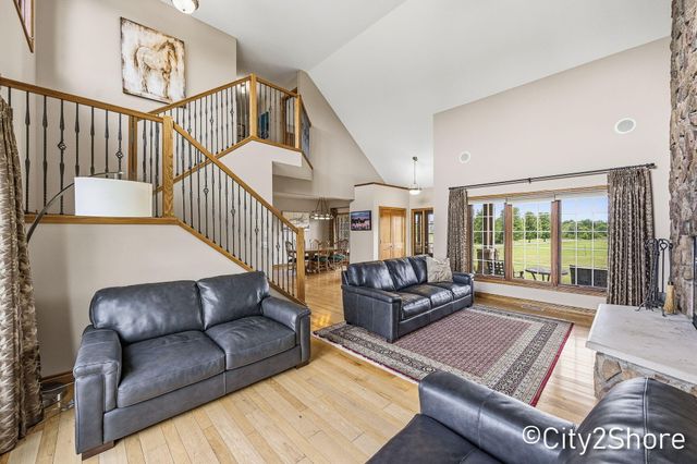 604 28th Avenue, Jamestown Twp, MI 49426