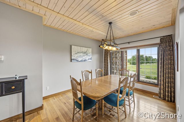 604 28th Avenue, Jamestown Twp, MI 49426