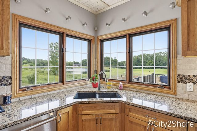 604 28th Avenue, Jamestown Twp, MI 49426