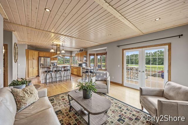 604 28th Avenue, Jamestown Twp, MI 49426