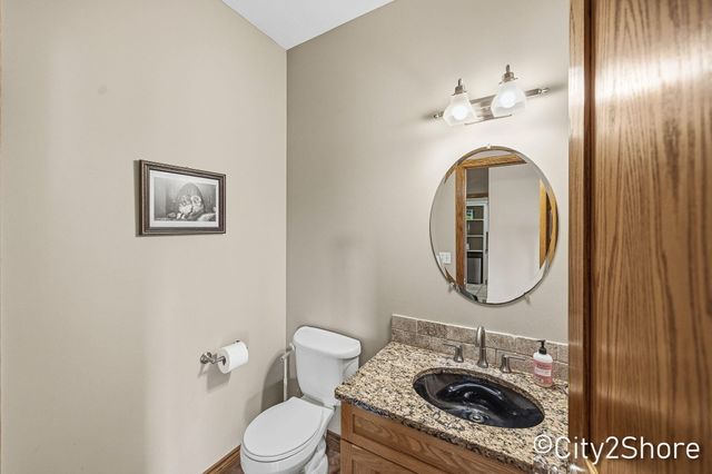 604 28th Avenue, Jamestown Twp, MI 49426