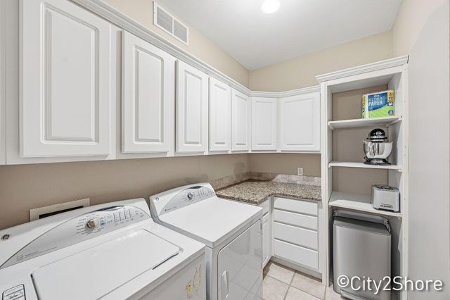 604 28th Avenue, Jamestown Twp, MI 49426