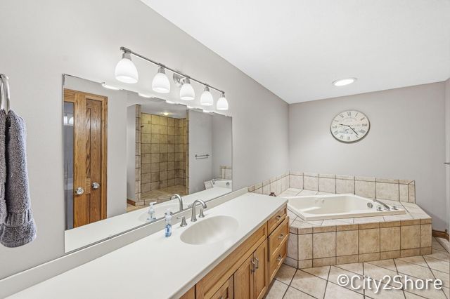 604 28th Avenue, Jamestown Twp, MI 49426