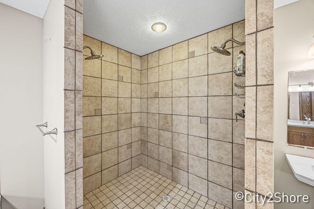 604 28th Avenue, Jamestown Twp, MI 49426