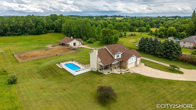 604 28th Avenue, Jamestown Twp, MI 49426