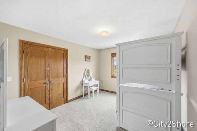 604 28th Avenue, Jamestown Twp, MI 49426