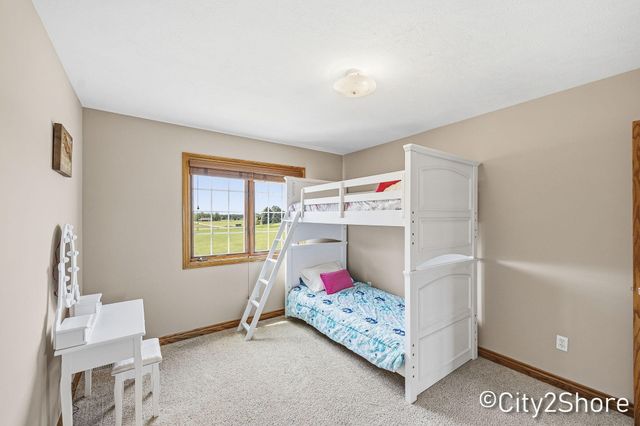604 28th Avenue, Jamestown Twp, MI 49426