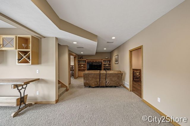 604 28th Avenue, Jamestown Twp, MI 49426