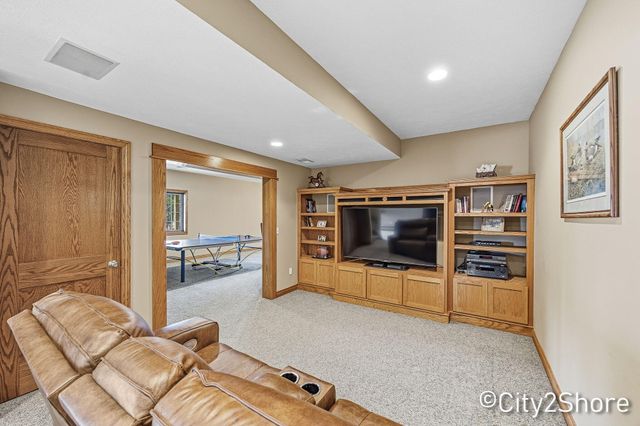604 28th Avenue, Jamestown Twp, MI 49426