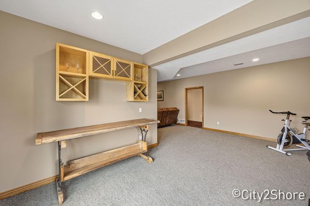 604 28th Avenue, Jamestown Twp, MI 49426