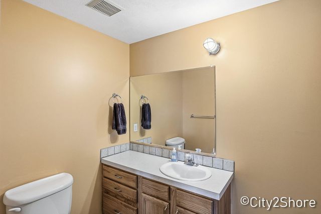 604 28th Avenue, Jamestown Twp, MI 49426