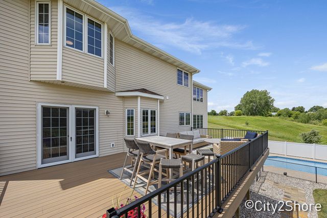 604 28th Avenue, Jamestown Twp, MI 49426