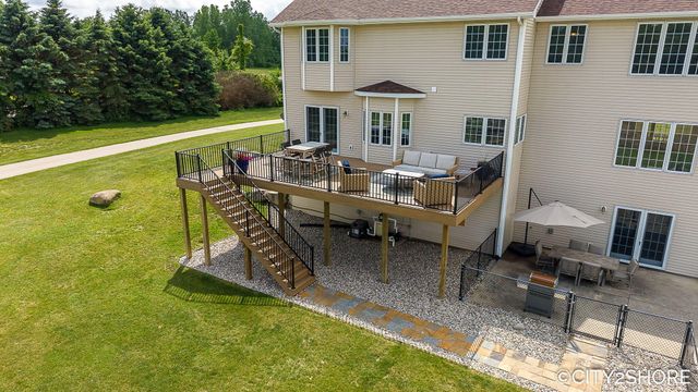 604 28th Avenue, Jamestown Twp, MI 49426