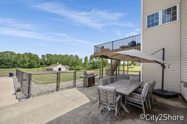 604 28th Avenue, Jamestown Twp, MI 49426