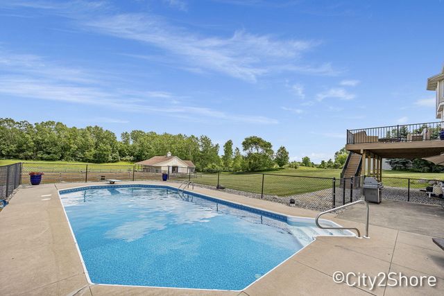 604 28th Avenue, Jamestown Twp, MI 49426