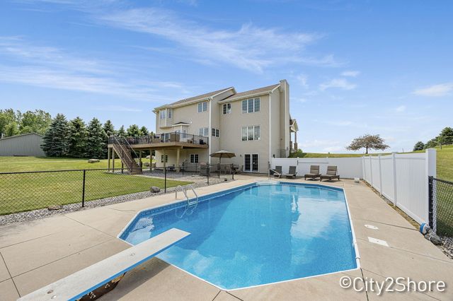 604 28th Avenue, Jamestown Twp, MI 49426