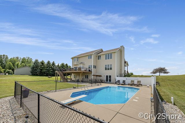604 28th Avenue, Jamestown Twp, MI 49426