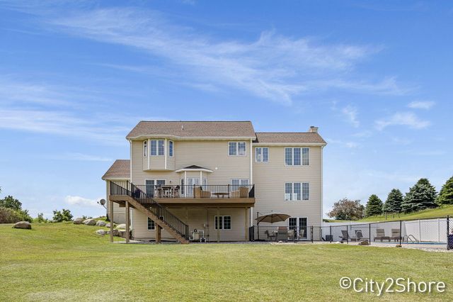 604 28th Avenue, Jamestown Twp, MI 49426