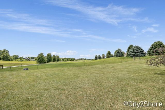 604 28th Avenue, Jamestown Twp, MI 49426