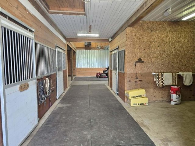 604 28th Avenue, Jamestown Twp, MI 49426