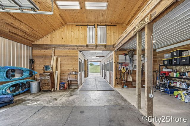 604 28th Avenue, Jamestown Twp, MI 49426