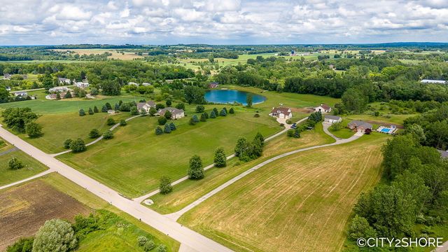 604 28th Avenue, Jamestown Twp, MI 49426