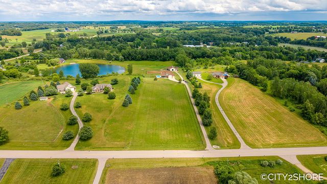 604 28th Avenue, Jamestown Twp, MI 49426