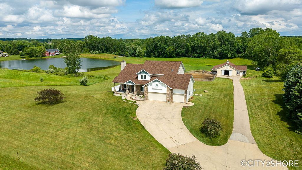604 28th Avenue, Jamestown Twp, MI 49426