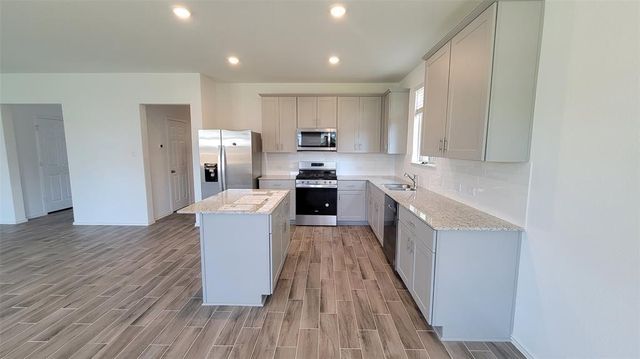 452 Pickrell LOOP, Liberty Hill, TX 78642