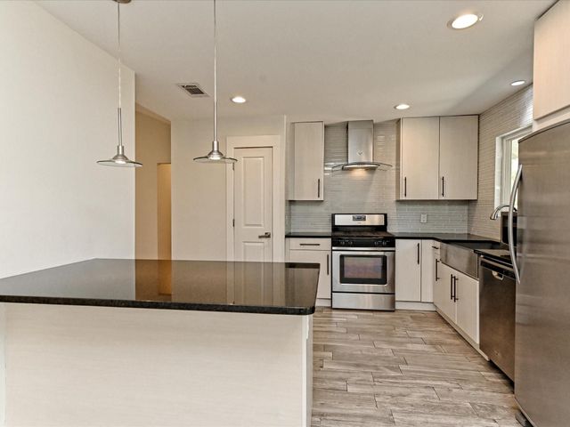 1202 Woodfield DR A, Austin, TX 78758