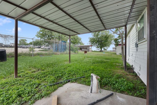 1906 N Main Street, Weatherford, TX 76085