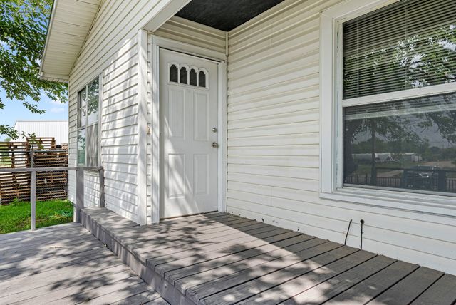 1906 N Main Street, Weatherford, TX 76085