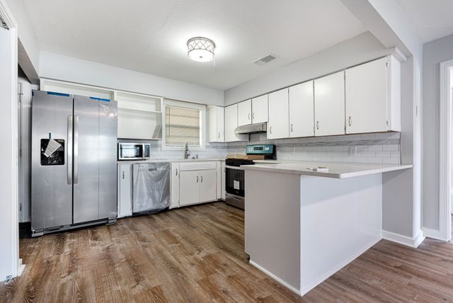 1906 N Main Street, Weatherford, TX 76085