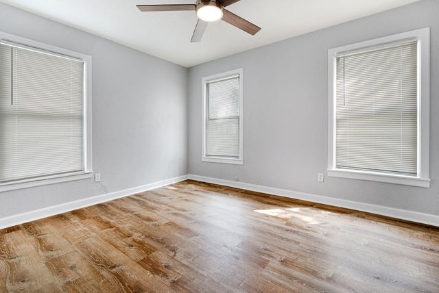 1906 N Main Street, Weatherford, TX 76085