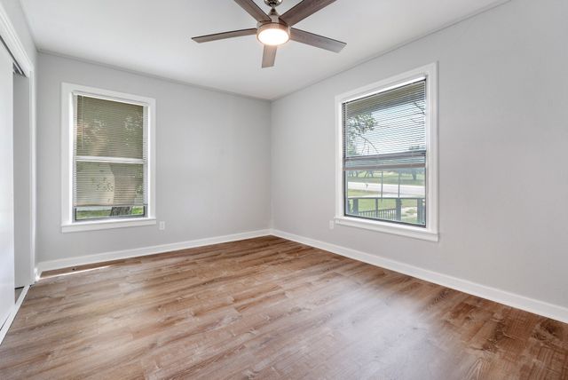 1906 N Main Street, Weatherford, TX 76085