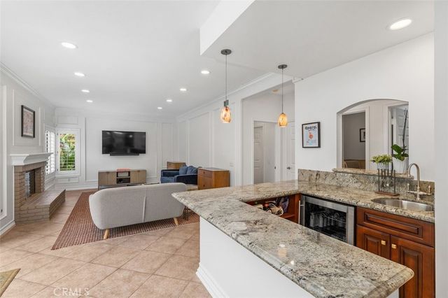 22241 Dardenne Street, Calabasas, CA 91302