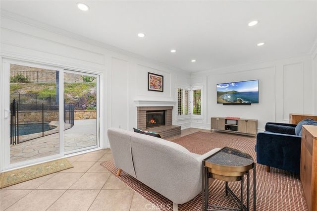 22241 Dardenne Street, Calabasas, CA 91302