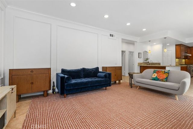 22241 Dardenne Street, Calabasas, CA 91302