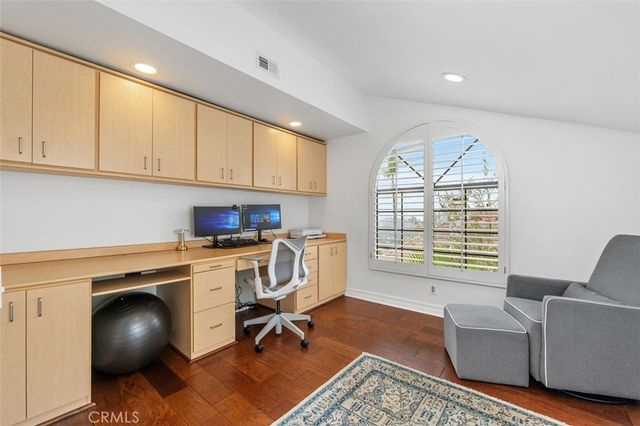 22241 Dardenne Street, Calabasas, CA 91302