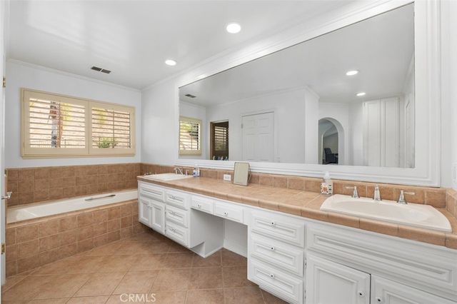 22241 Dardenne Street, Calabasas, CA 91302