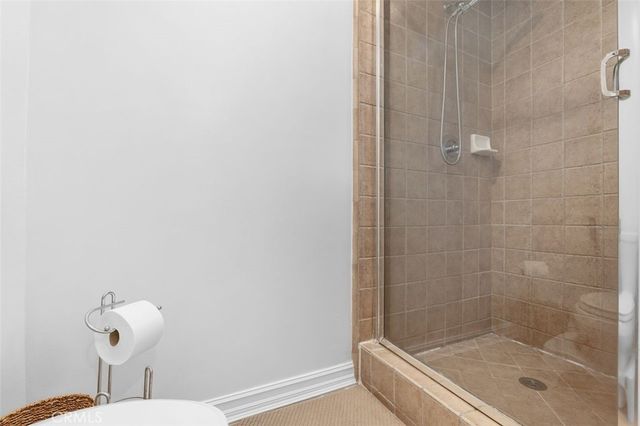 22241 Dardenne Street, Calabasas, CA 91302
