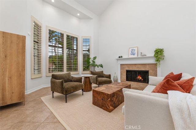 22241 Dardenne Street, Calabasas, CA 91302