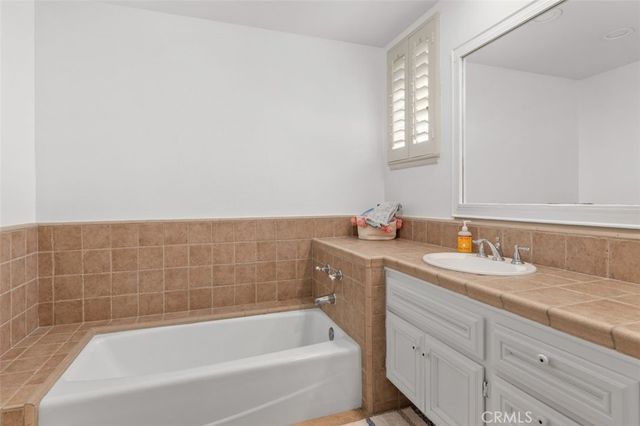 22241 Dardenne Street, Calabasas, CA 91302