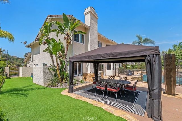 22241 Dardenne Street, Calabasas, CA 91302