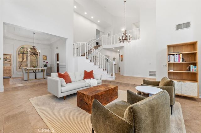 22241 Dardenne Street, Calabasas, CA 91302