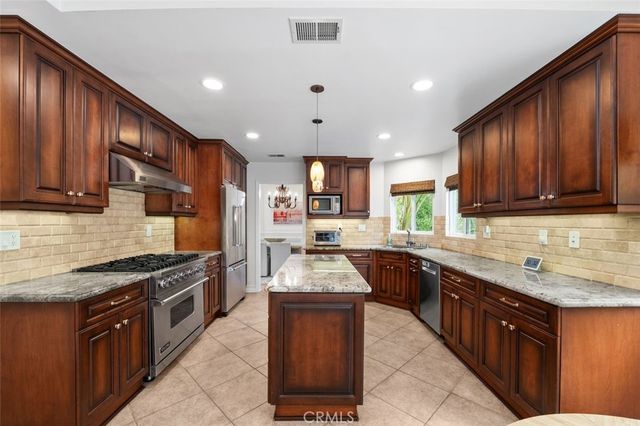 22241 Dardenne Street, Calabasas, CA 91302